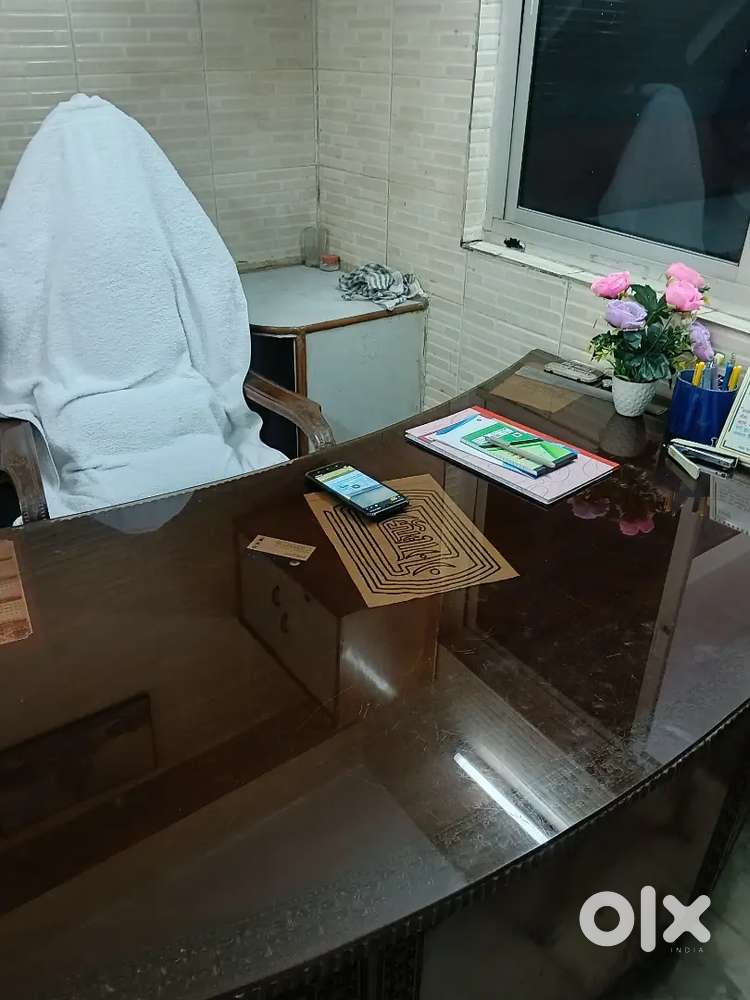 Job for female tele caller, receptionist, assistant, and male peon