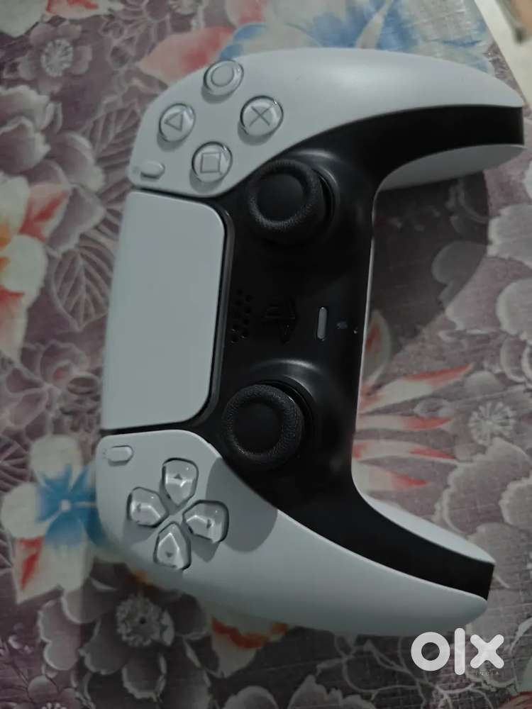 PS5 with 2 controller