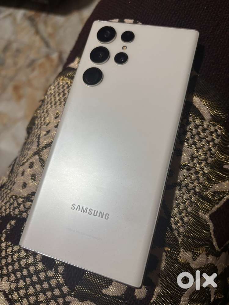 Samsung S22 ULTRA with box
