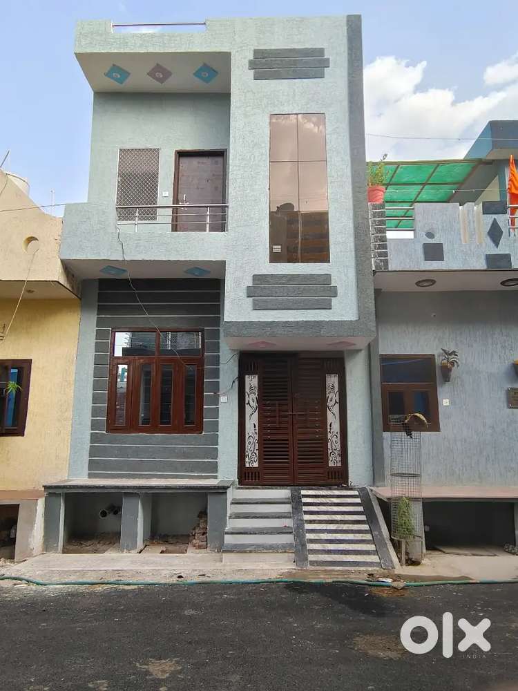 Sharda chaurahe ke pass separate portion hai Jisko  rent per