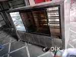 Cake display counter
