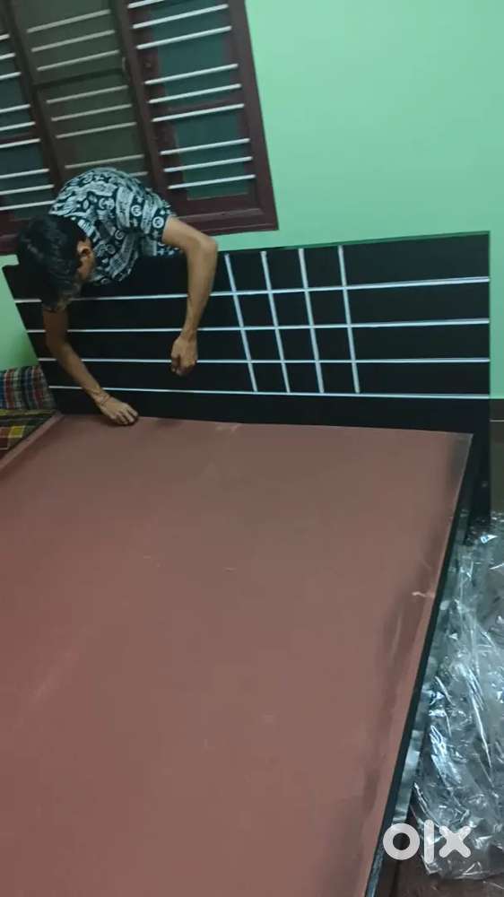 Modern Queen Size Wooden Bed