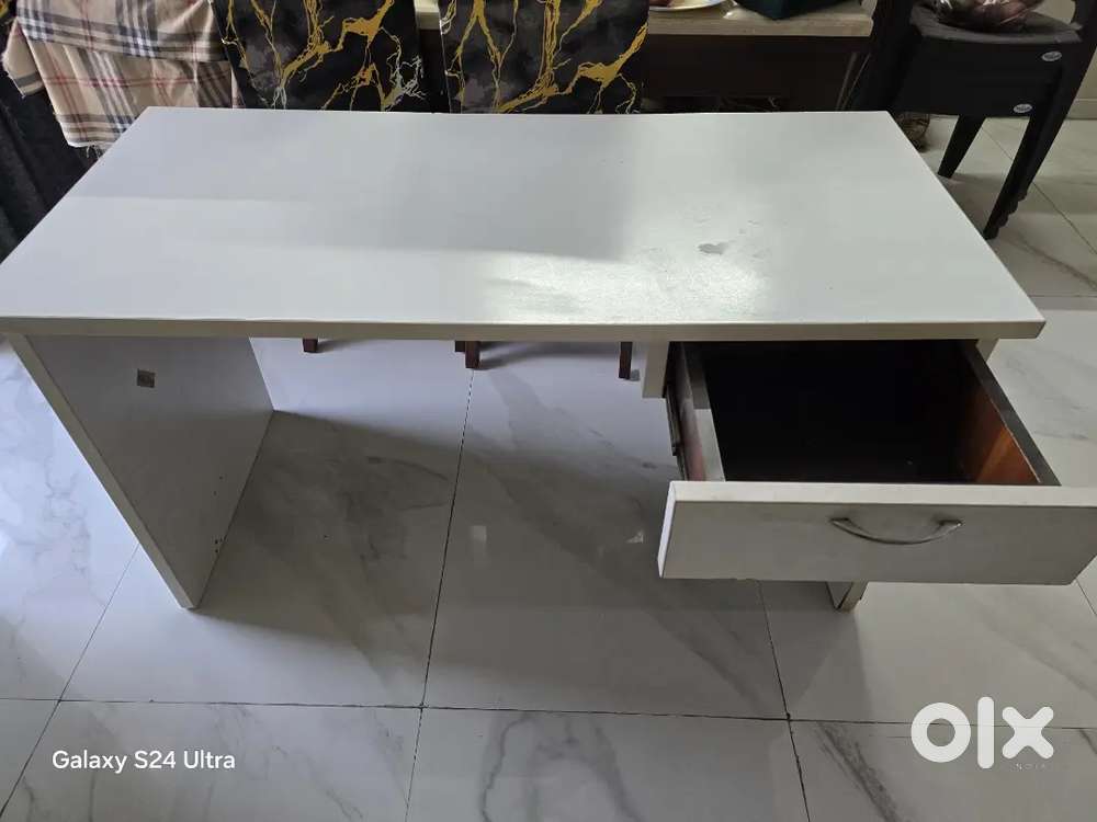 Computer Table / Study Table with Drawer, Excellent Condition