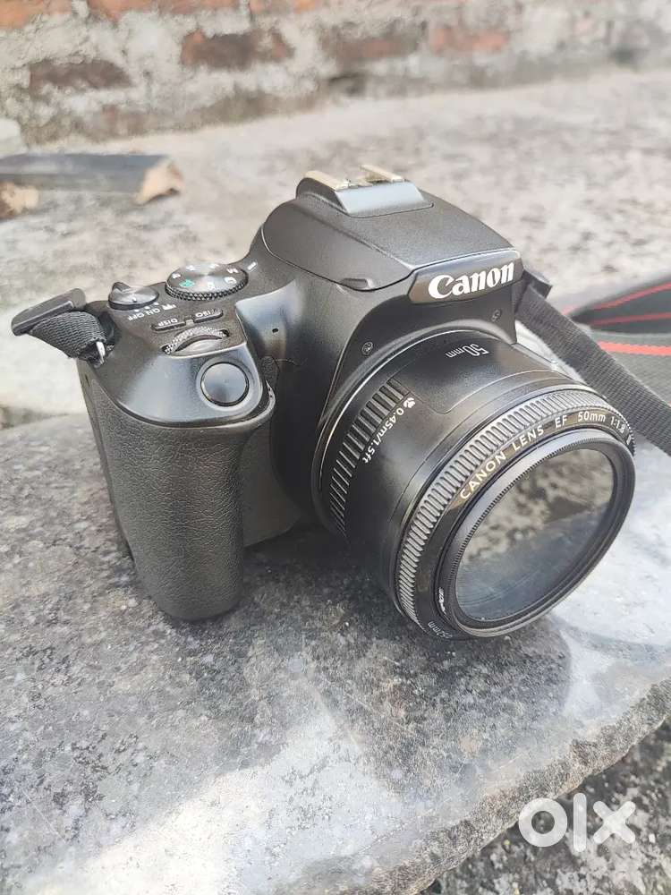 Canon 200d ii with 50mm 1.8 and 18-55 lens