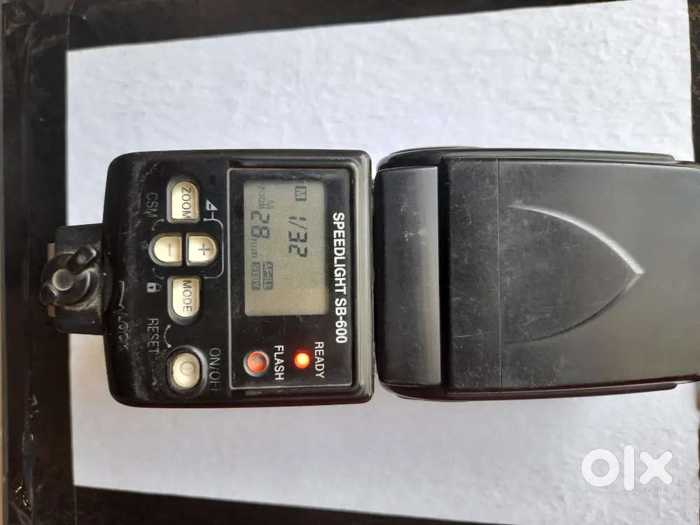 Nikon SB-600 camera flash