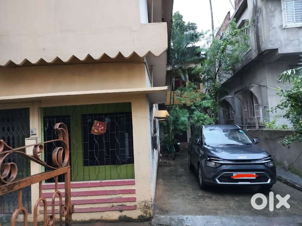 1.5KATHA LAND WITH HOUSE AT LALGANESH FOR SALE
