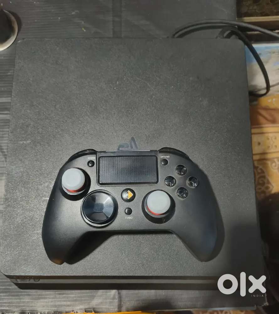 Sony PlayStation 4 Slim 1TB PS4 With Goldhen