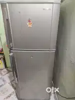 मुझे मेरा फ्रिज बेचना है नीचे का जो डोर है वह ठीक से ठंडा नहीं करता है
