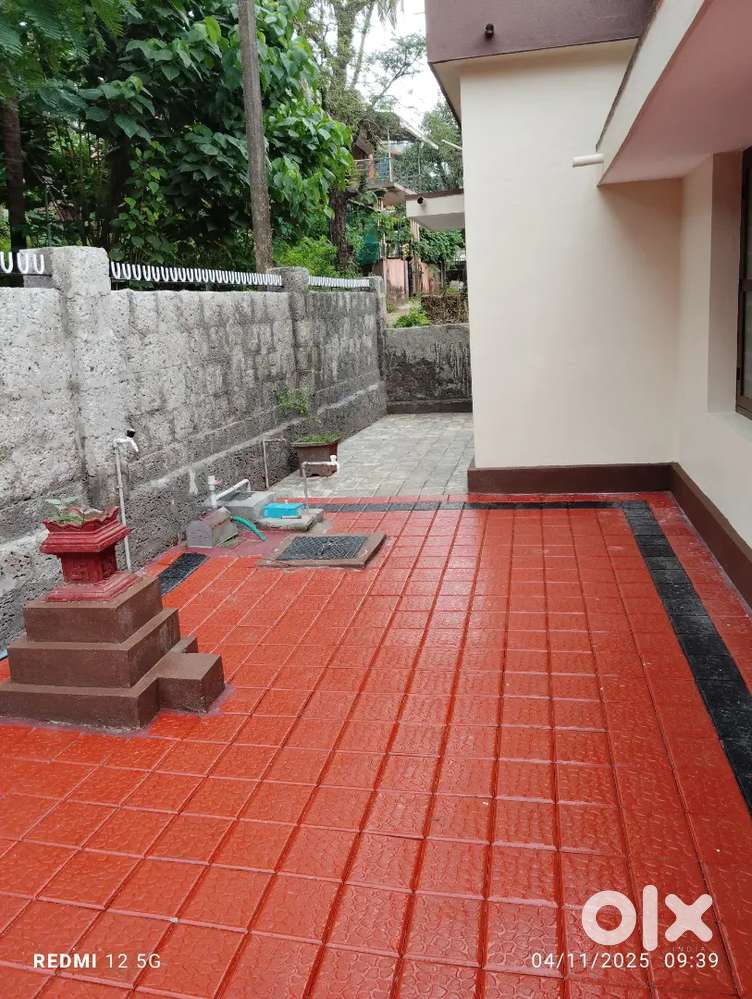 House for rent in Deralakkte (Yenapoya hospital/KS Hegde)