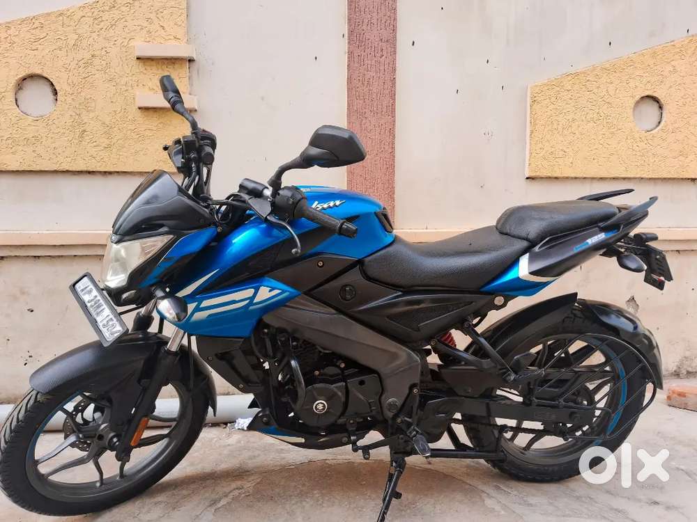 PULSAR NS 125 ,100 % ORIGINAL AND GENUINE CONDITION WITH FULL RECORD