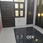 2 bhk apartment 60 gaj ready to move  p block Mohan garden dwrka mor