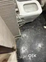 Owner  floor selling in sector 17 with lift parking