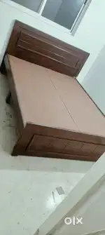 Brand new 5/6.5 Queen size bed without storage