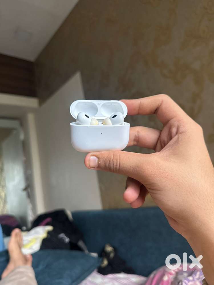 Apple Airpods Pro, Brand New condition with all 3-4 earpiece sizes