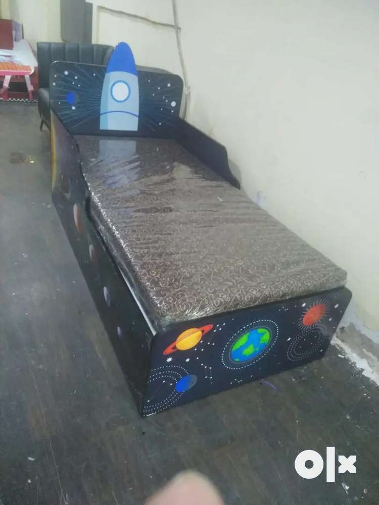 Kids single space theme bed (as good as new)