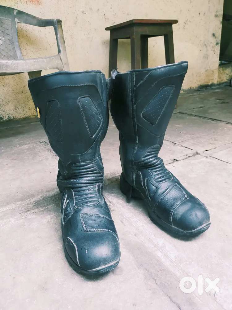 Riding shoes only once used had bought it new last month size 10