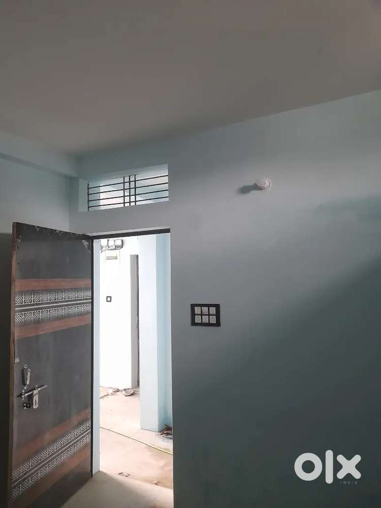 Room for( girls only) near BHU mahila politechnic