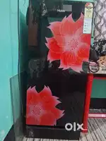 Mujhe ye fridge sell karna hai urgently price 10k