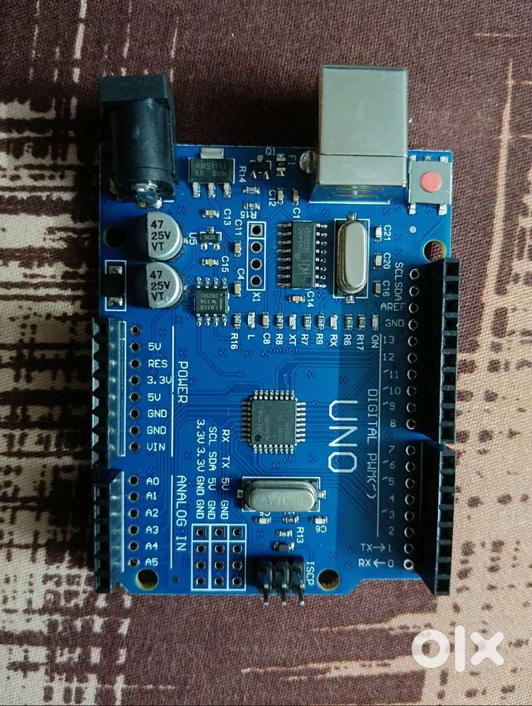 Arduino Uno board + Ultrasonic sensor (HC-SR04)