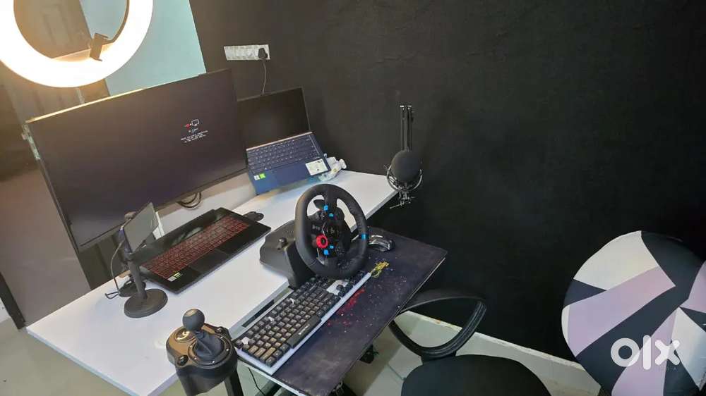 Logitech G29 Racing Wheel, Floor Pedals and 6 Speed Gear Shifter