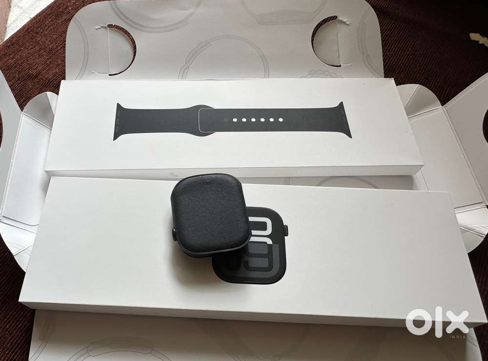 Apple watch series 10 46mm GPS black aluminium case New.