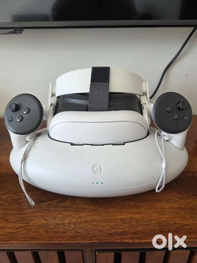 Meta Quest 3 (512GGB) + Stealth Charging Dock and Pro Headstrap