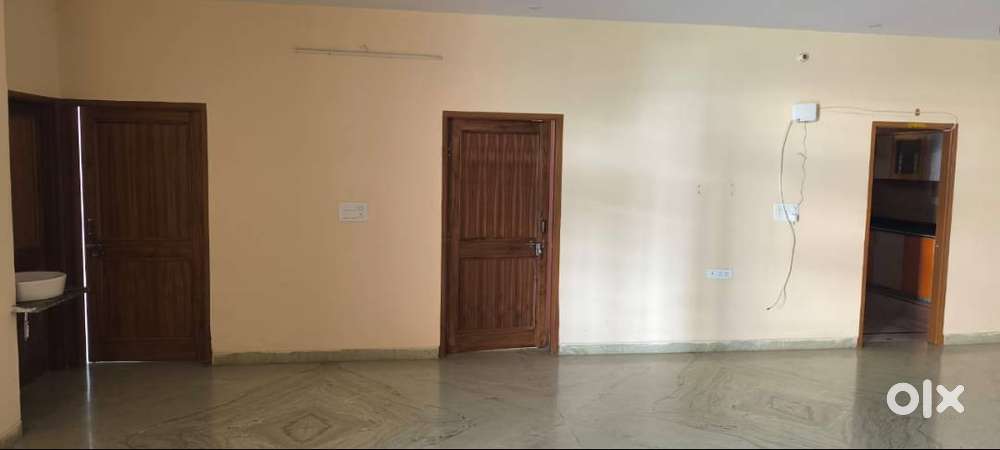 4 bhk with spacious hall n kitchen