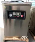 Vacuum packing machine
