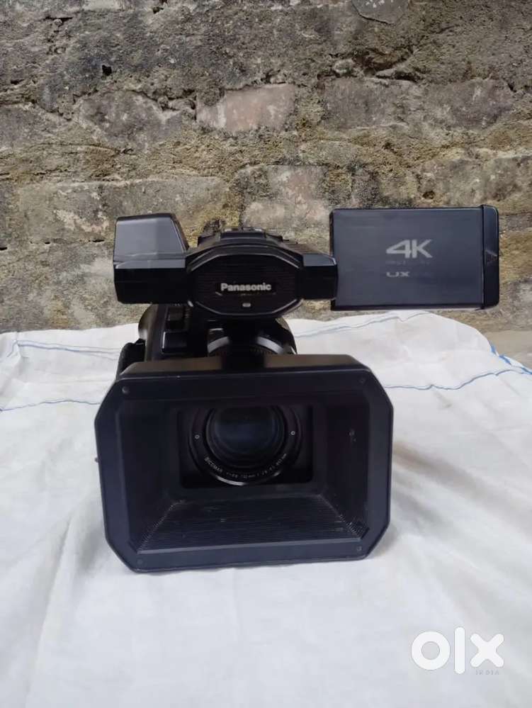 Panasonic ux90 & Nikon 7500D