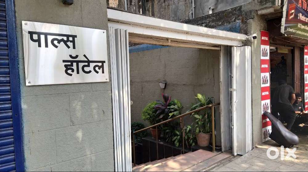 Front Desk Executive Male for Hotel in Parel