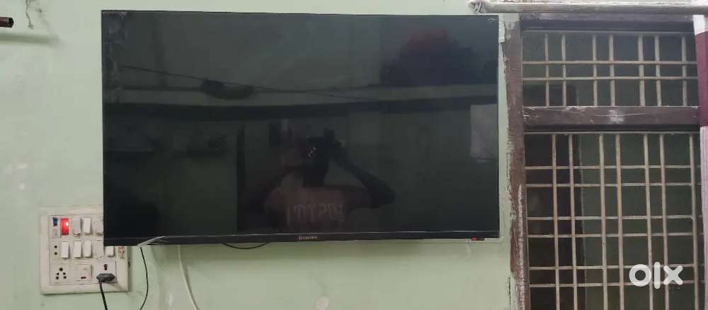 Crown 46inch LED TV