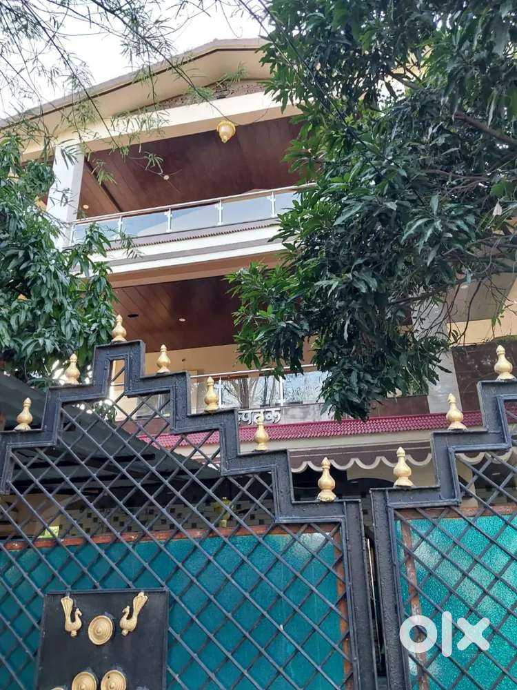 1 Posh Room for rent