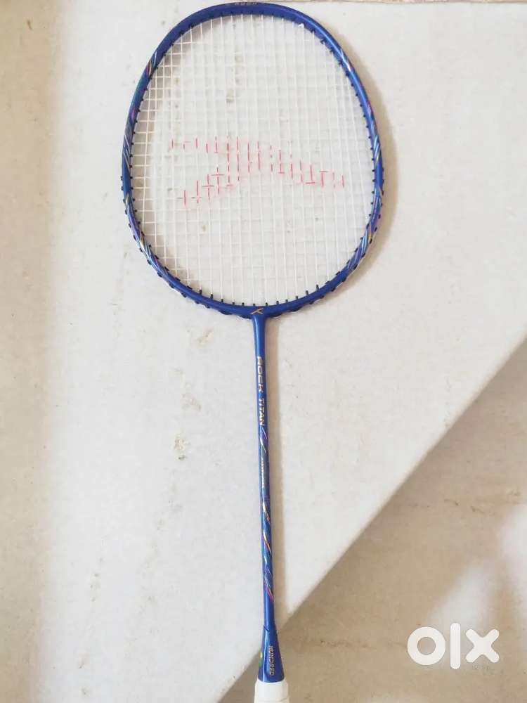 Hundred rock titan badminton racket with full cover
