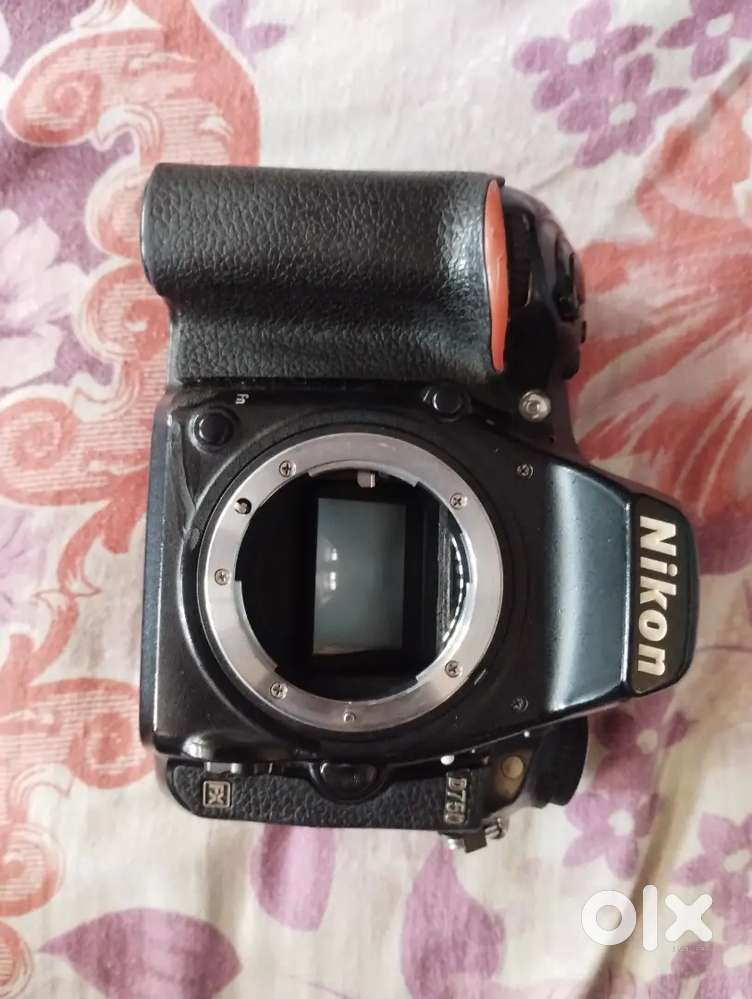 Two cameras at 59999 Nikon D750, D5300 and 4 lenses
