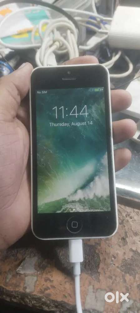 iPhone 5C back  camera kharab hai