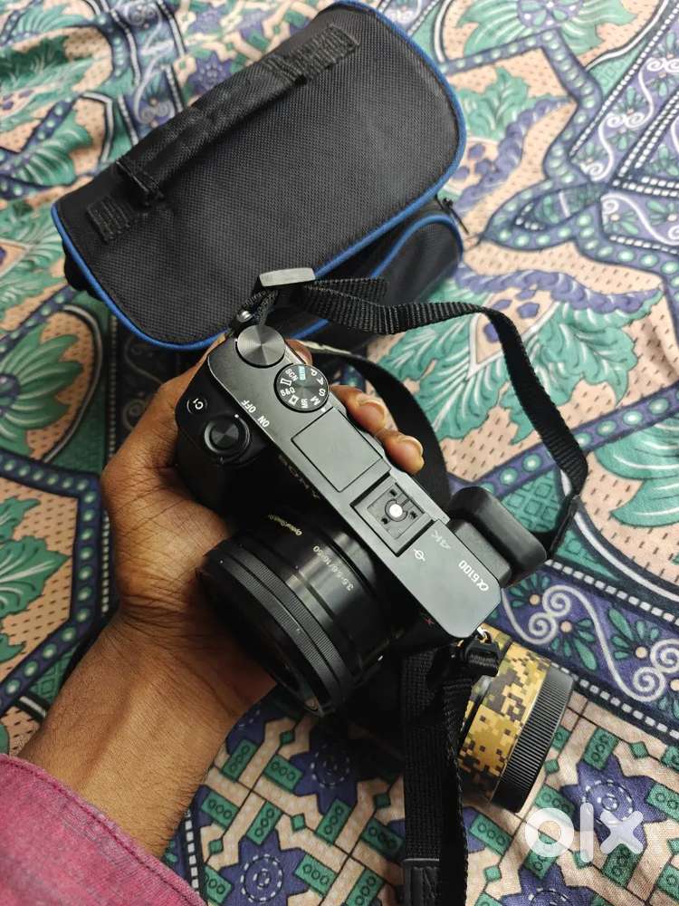 Sony a6100 with 16-50 Lens For Sale