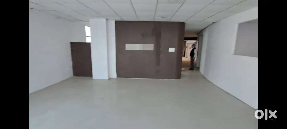 1400 sqfit Commercial space in prime location badshah nagar lucknow