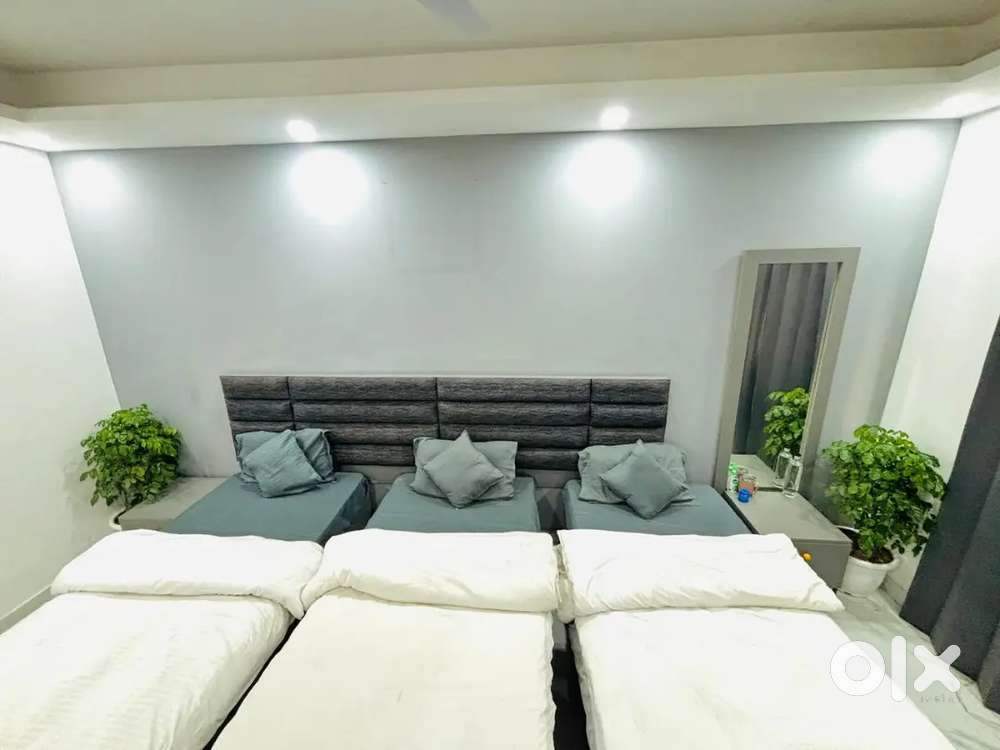 PG Near AIPL Business Club, Niva Bupa, Zomato, IILM University, Optum