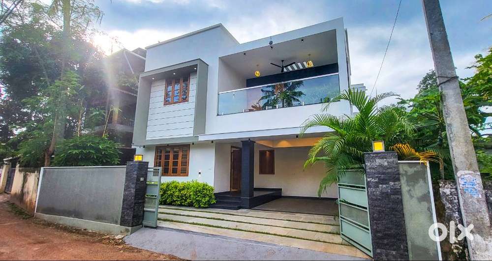 main ബസ് സ്റ്റോപ്പിന് അടുത്തായി വീട് ആവശ്യമുള്ളവർക്ക് best choice