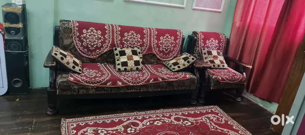 Sofa For Sale 3 sate hai