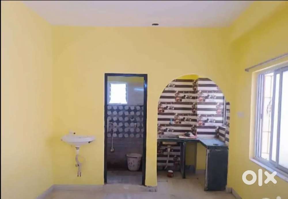 1ROOM  flat 250sqft at 3rd floor near Chingrihata Moore