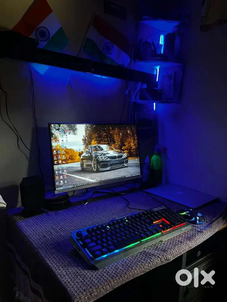 Gaming PC 16GB RAM with projector