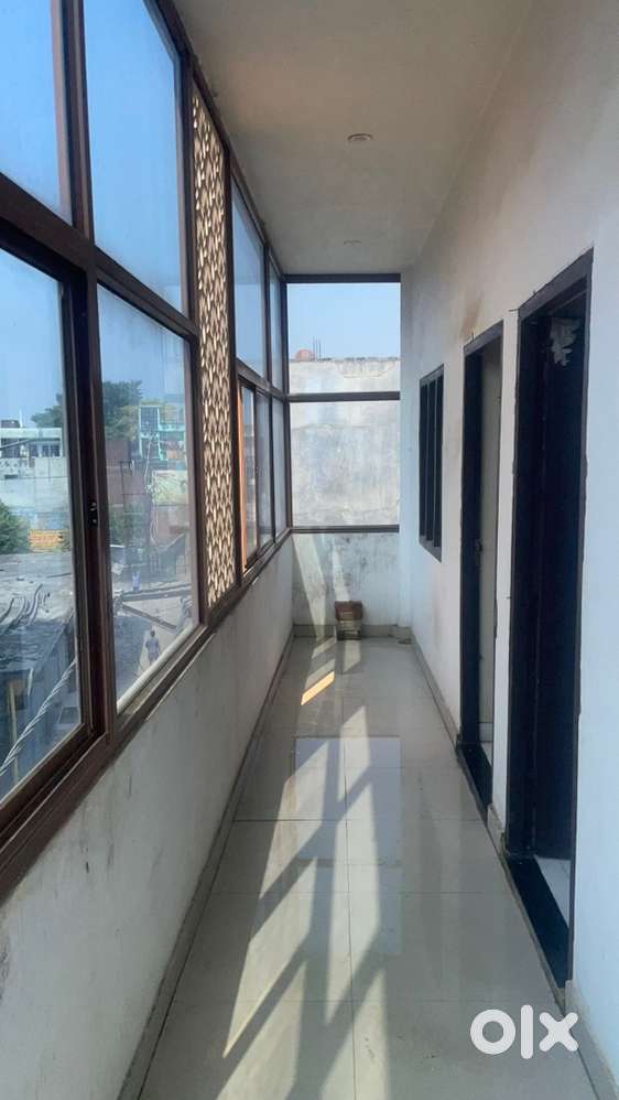 Flatmate Chahiye Dubagga Chaurahe