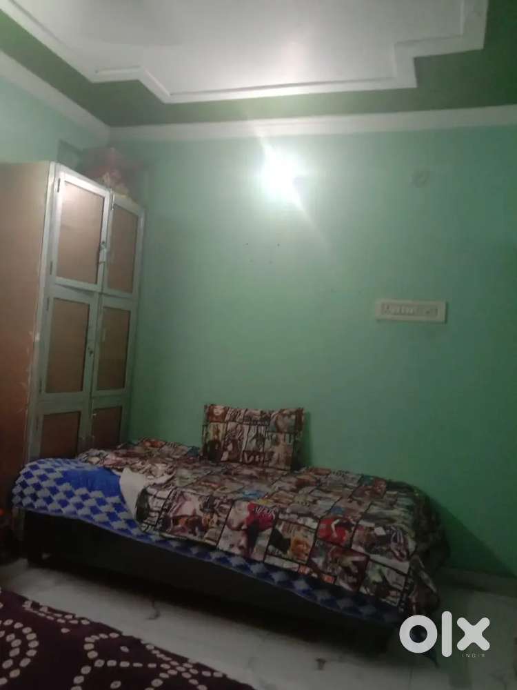 Pg rooms in prime location fully furnished separate & sharing