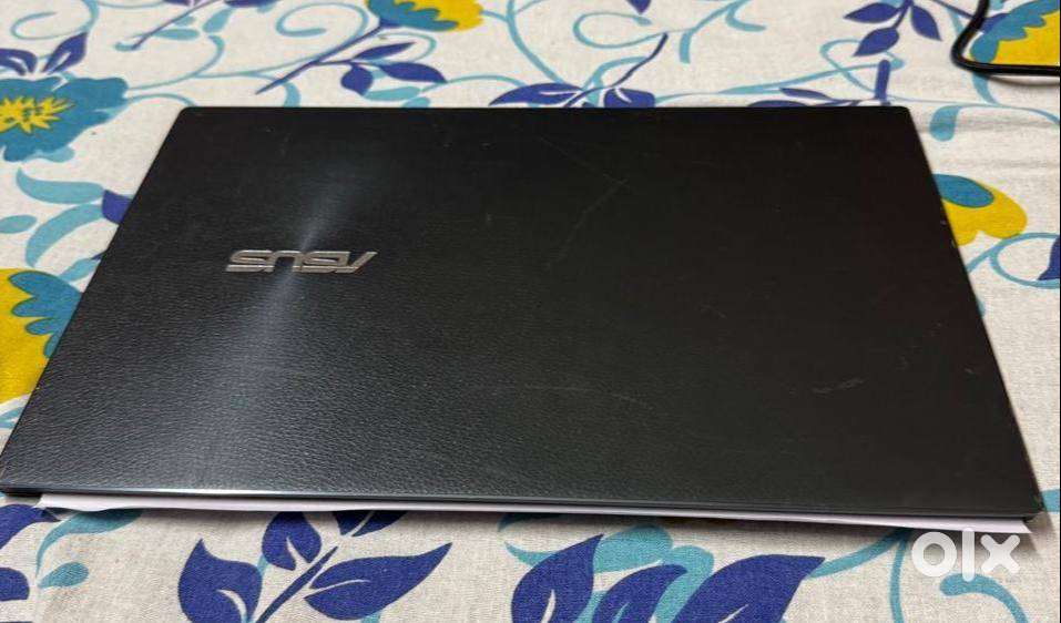 ASUS Zenbook UM425I - Ryzen 7 4700U, 16 GB, 256 GB