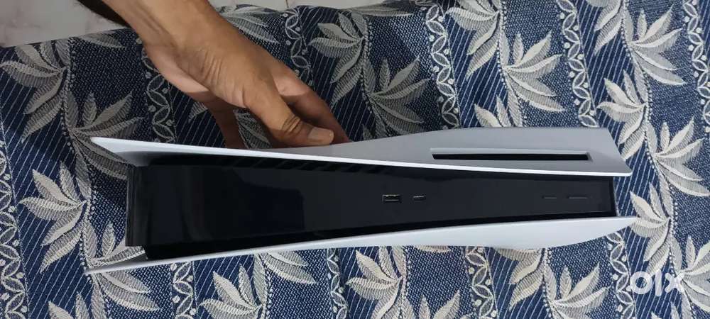 PS5 FAT DISK VERSION  IN CONDITION..