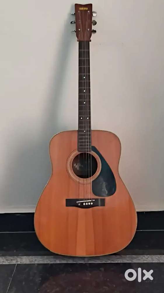 Yamaha githar