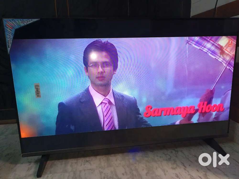 2 month old tv brand new android full smart tv