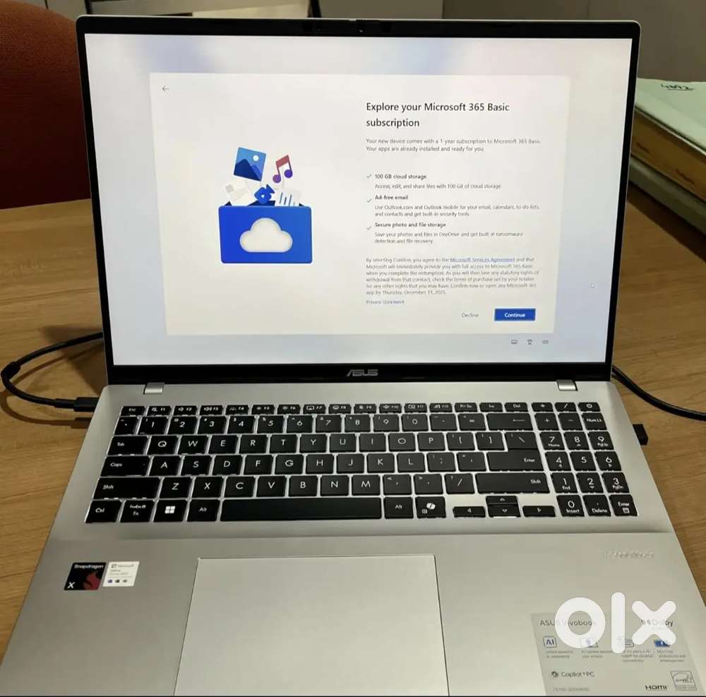 Branc newASUS Vivobook 16 - 9 Months Warranty left