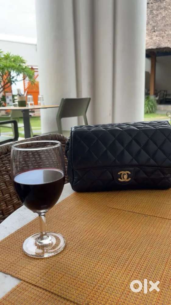 Chanel classic handbag -black